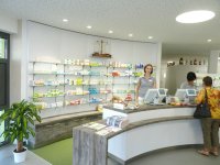&Auml;rztehaus, 09232 Hartmannsdorf - Neue Paracelsus-Apotheke, Stefanie Spreer