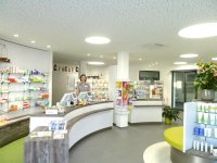 &Auml;rztehaus, 09232 Hartmannsdorf - Neue Paracelsus-Apotheke, Stefanie Spreer
